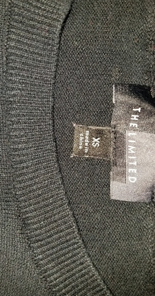 ❤PRICE DROPS❤The Limited Light Sweater - Picture 7 of 8